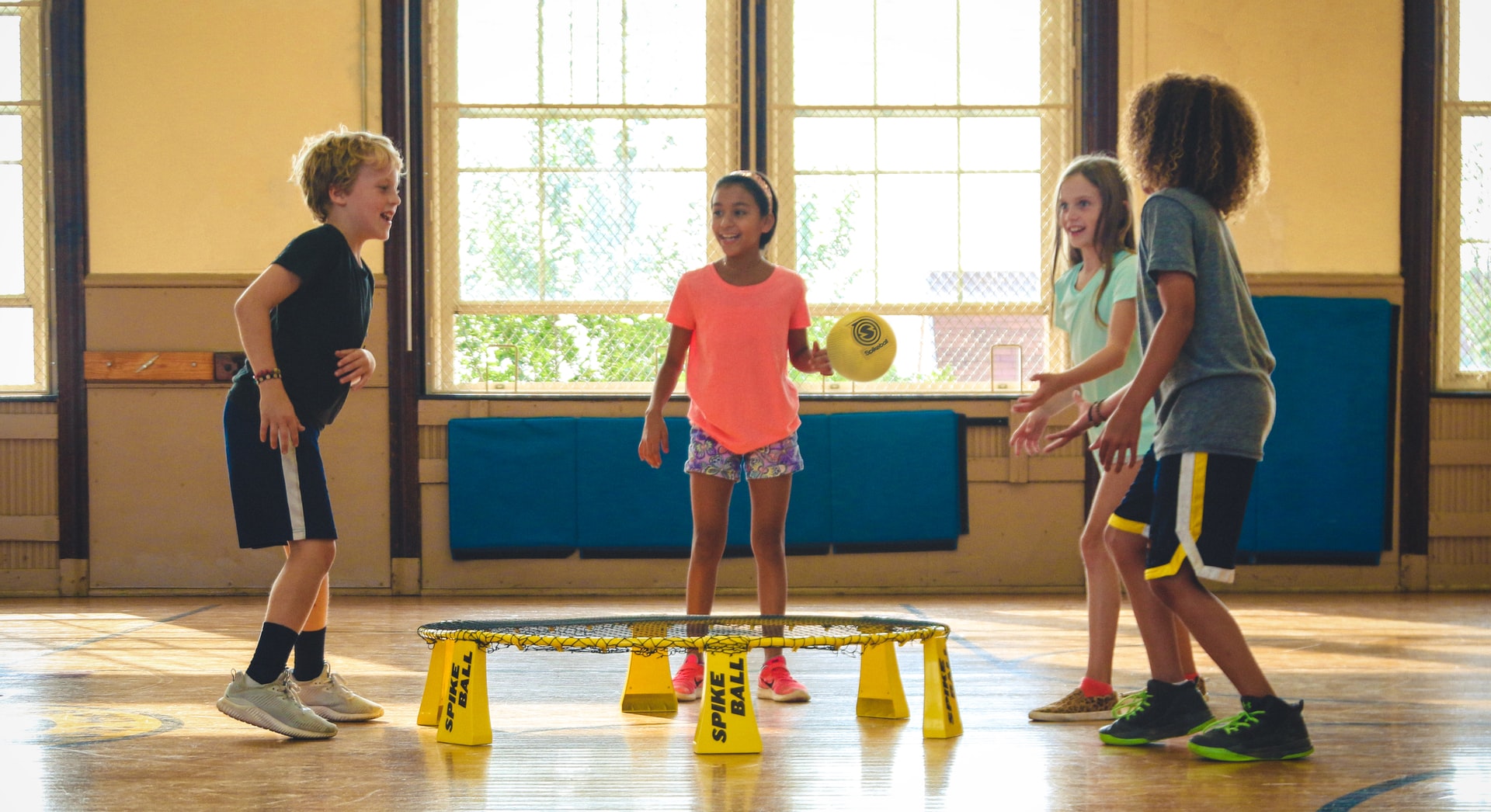 spikeball-yKsBMhgNpRs-unsplash (1)